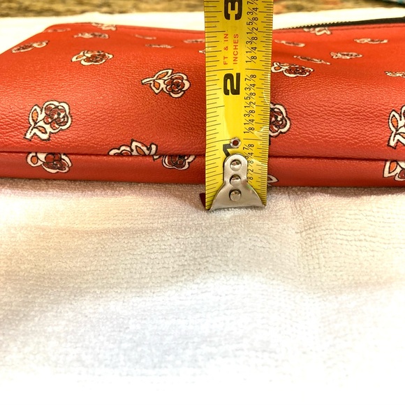 NWOT - COACH East West Crossbody with Pop Up Pouch. Sienna Rose Print. - Picture 3 of 9